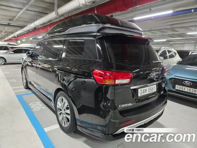 Kia Carnival 2016 thumb 3