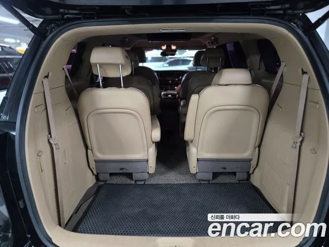 Kia Carnival 2016 thumb 11