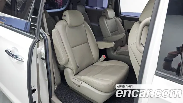 Kia Carnival 2019 thumb 12