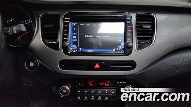 Kia Carens 2013 thumb 9