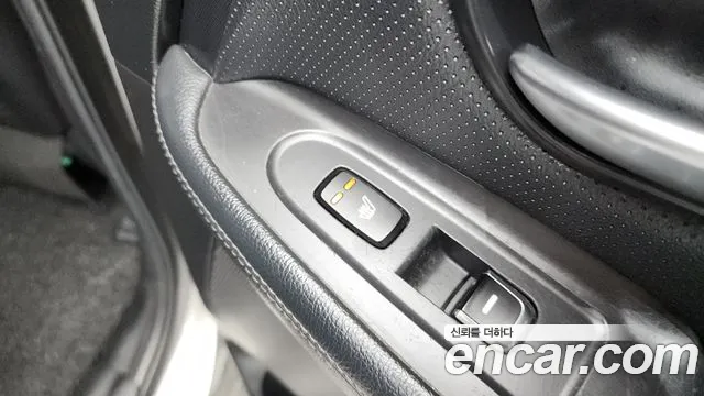 Kia Carens 2013 thumb 10