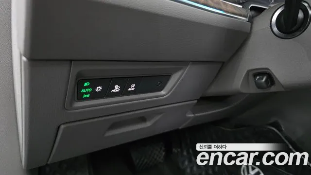 Volkswagen Touareg 2023 thumb 2