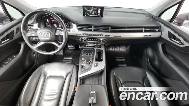 Audi Q7 2019 thumb 5
