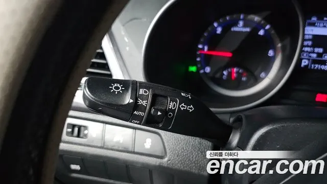 Hyundai DM 2013 thumb 10