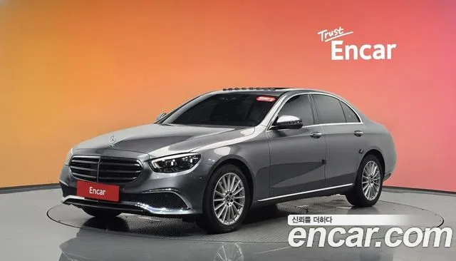 Mercedes-Benz E-Class 2021 thumb 4