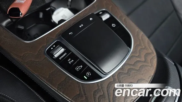 Mercedes-Benz E-Class 2021 thumb 12
