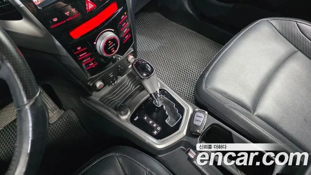 KGM Tivoli 2016 thumb 12
