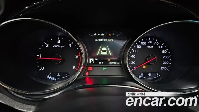 Kia Carnival 2016 thumb 11