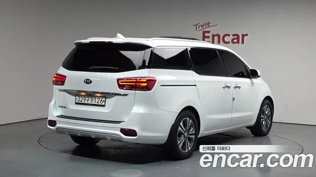 Kia Carnival 2018 thumb 9