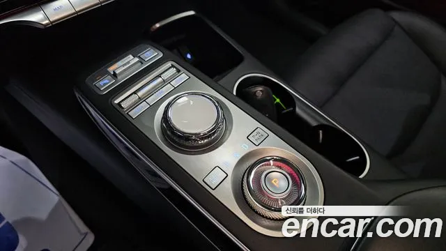 Genesis GV70 2021 thumb 12