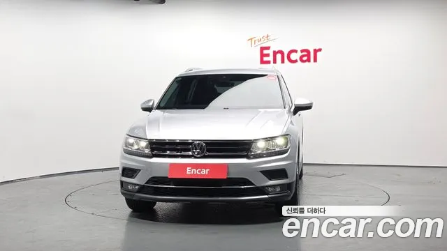 Volkswagen Tiguan 2018 thumb 4