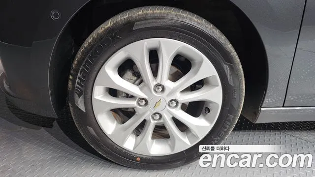 Chevrolet Spark 2021 thumb 2