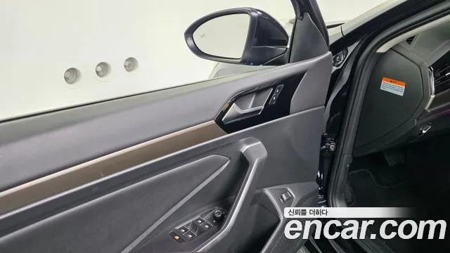 Volkswagen Jetta 2021 thumb 6