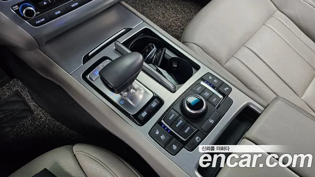 Genesis G80 2016 thumb 10