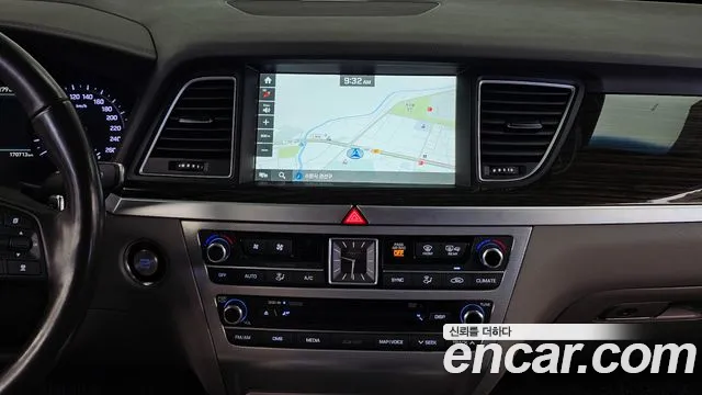 Genesis G80 2016 thumb 3