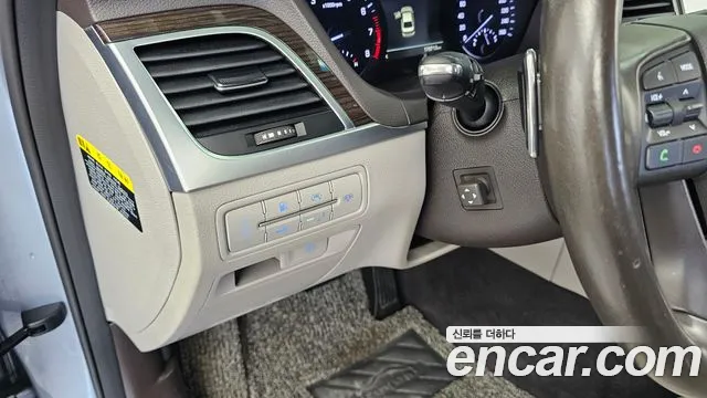 Genesis G80 2016 thumb 6