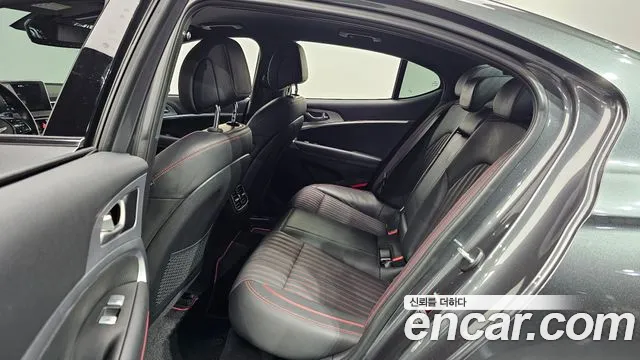 Genesis G70 2019 thumb 11