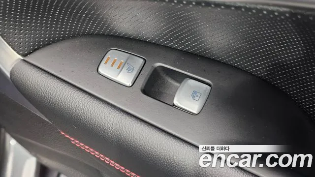 Genesis G70 2019 thumb 2