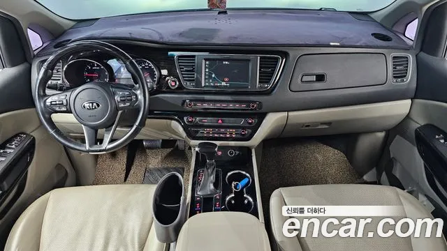 Kia Carnival 2019 thumb 2