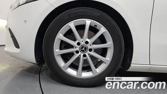 Mercedes-Benz A-Class 2020 thumb 6