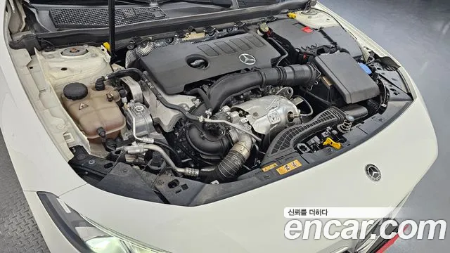 Mercedes-Benz A-Class 2020 thumb 11