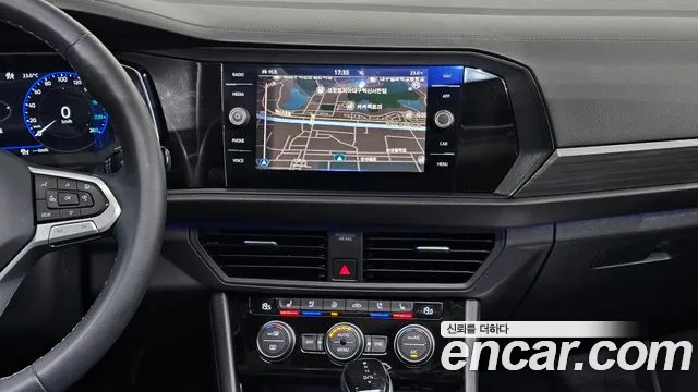 Volkswagen Jetta 2022 thumb 2