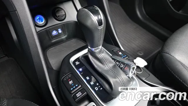 Hyundai Santafe 2017 thumb 3