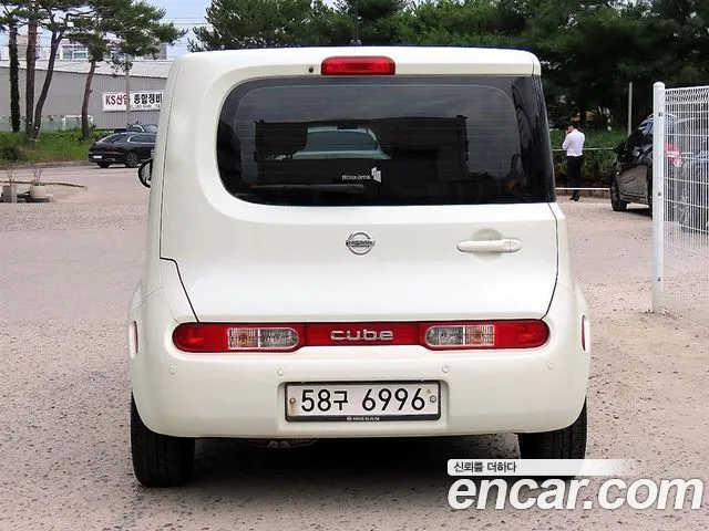 Nissan Cube 2011 thumb 9