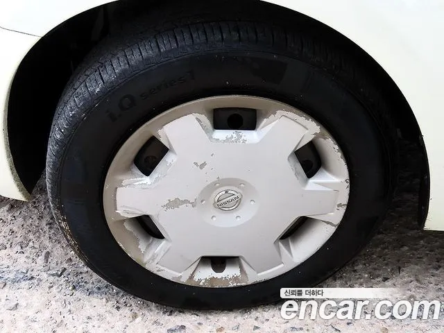 Nissan Cube 2011 thumb 12