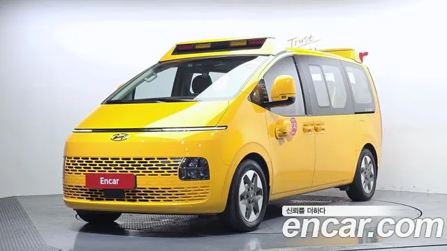 Hyundai Staria 2023 thumb 7
