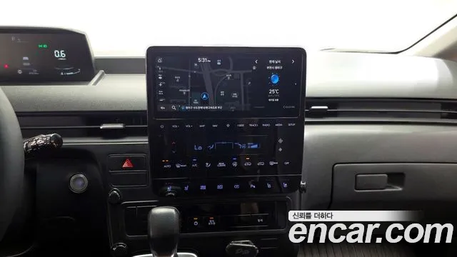 Hyundai Staria 2023 thumb 10