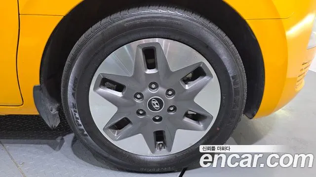 Hyundai Staria 2023 thumb 11