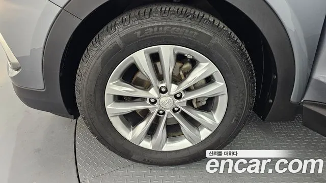 Hyundai Santafe 2017 thumb 4
