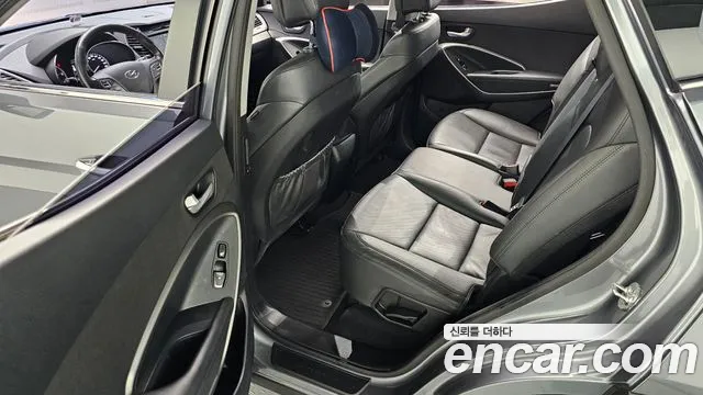 Hyundai Santafe 2017 thumb 12