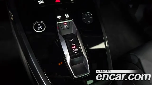 Audi Q4 e-tron 2022 thumb 3