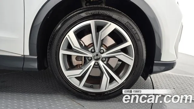 Audi Q4 e-tron 2022 thumb 4
