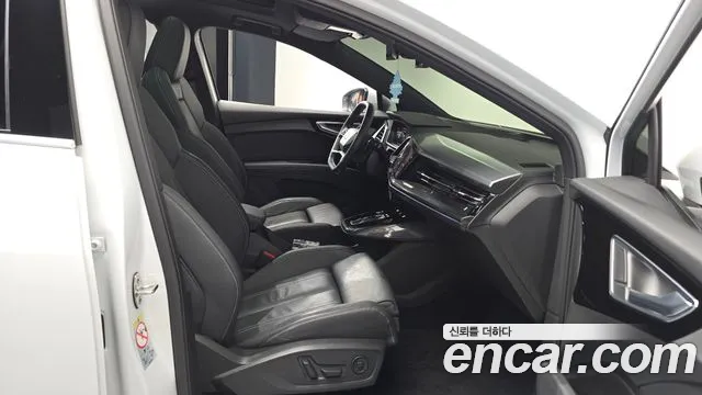 Audi Q4 e-tron 2022 thumb 8