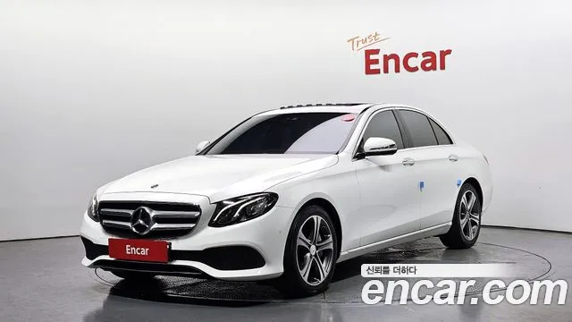 Mercedes-Benz E-Class 2018 thumb 11