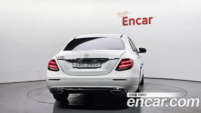 Mercedes-Benz E-Class 2018 thumb 4