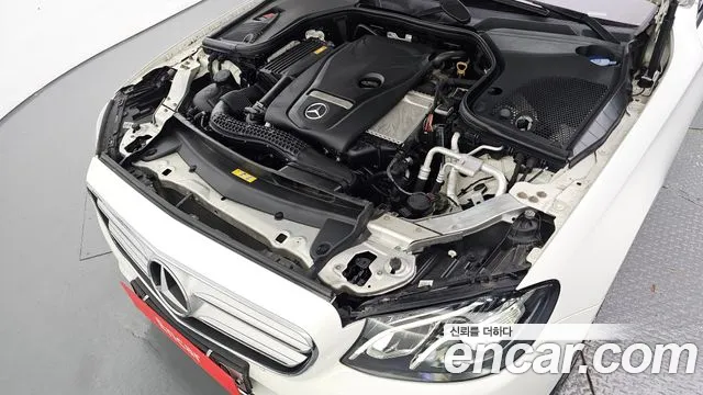 Mercedes-Benz E-Class 2018 thumb 8