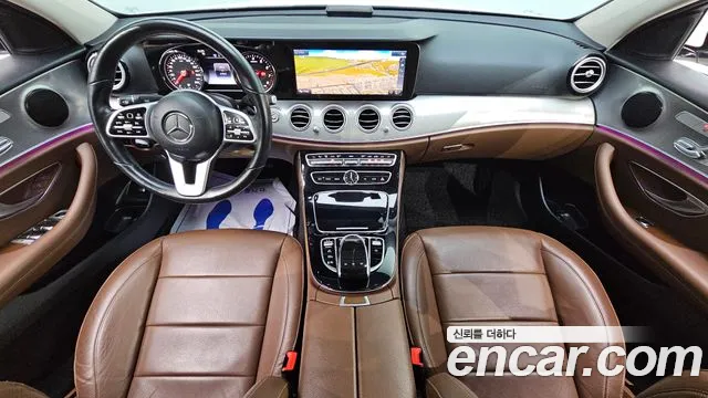 Mercedes-Benz E-Class 2018 thumb 9