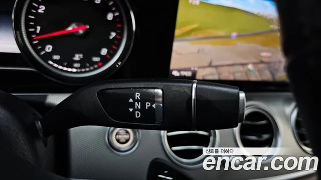 Mercedes-Benz E-Class 2018 thumb 5