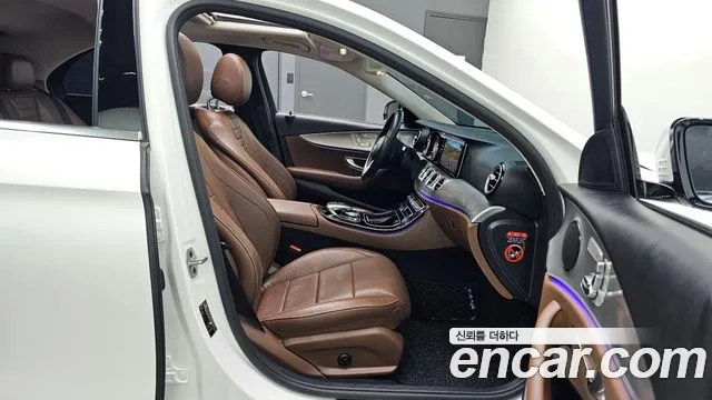 Mercedes-Benz E-Class 2018 thumb 7