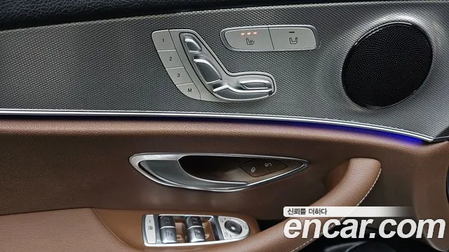 Mercedes-Benz E-Class 2018 thumb 2