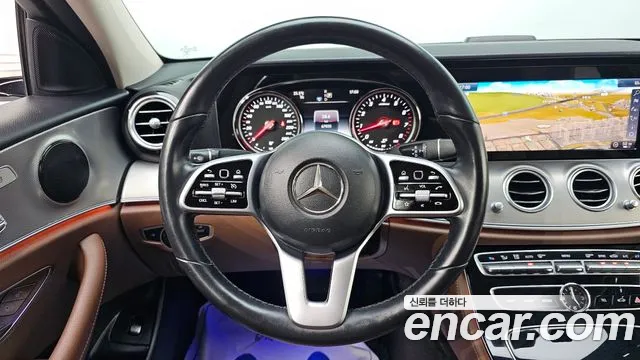 Mercedes-Benz E-Class 2018 thumb 6