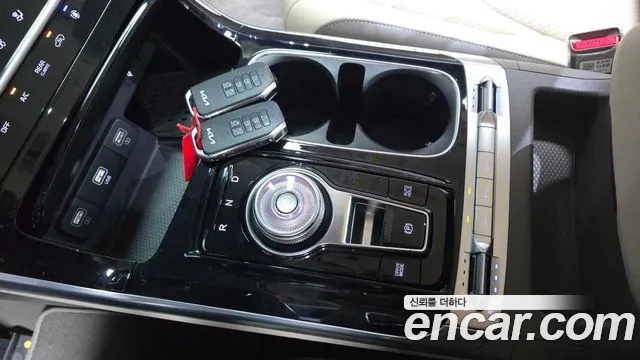 Kia Carnival 2023 thumb 5