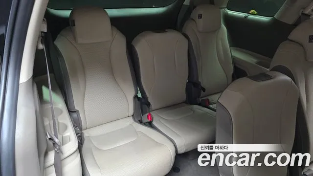 Kia Carnival 2023 thumb 11