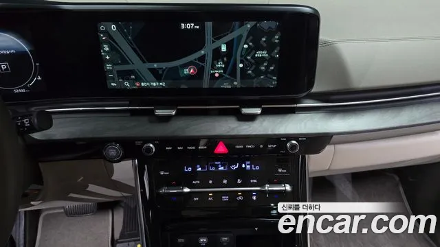 Kia Carnival 2023 thumb 3
