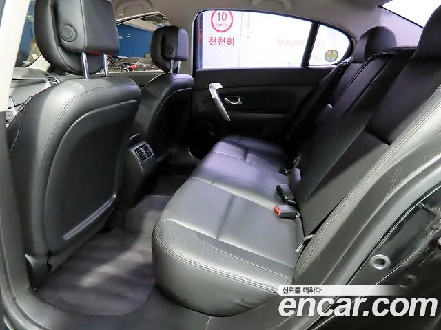 Renault SM5 2015 thumb 11