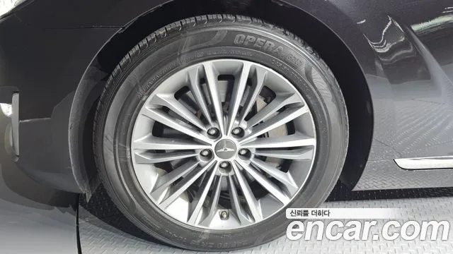 Genesis G90 2017 thumb 6